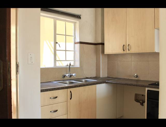 2 BEDROOM APARTMENT TO LET IN MOOIKLOOF RIDGE